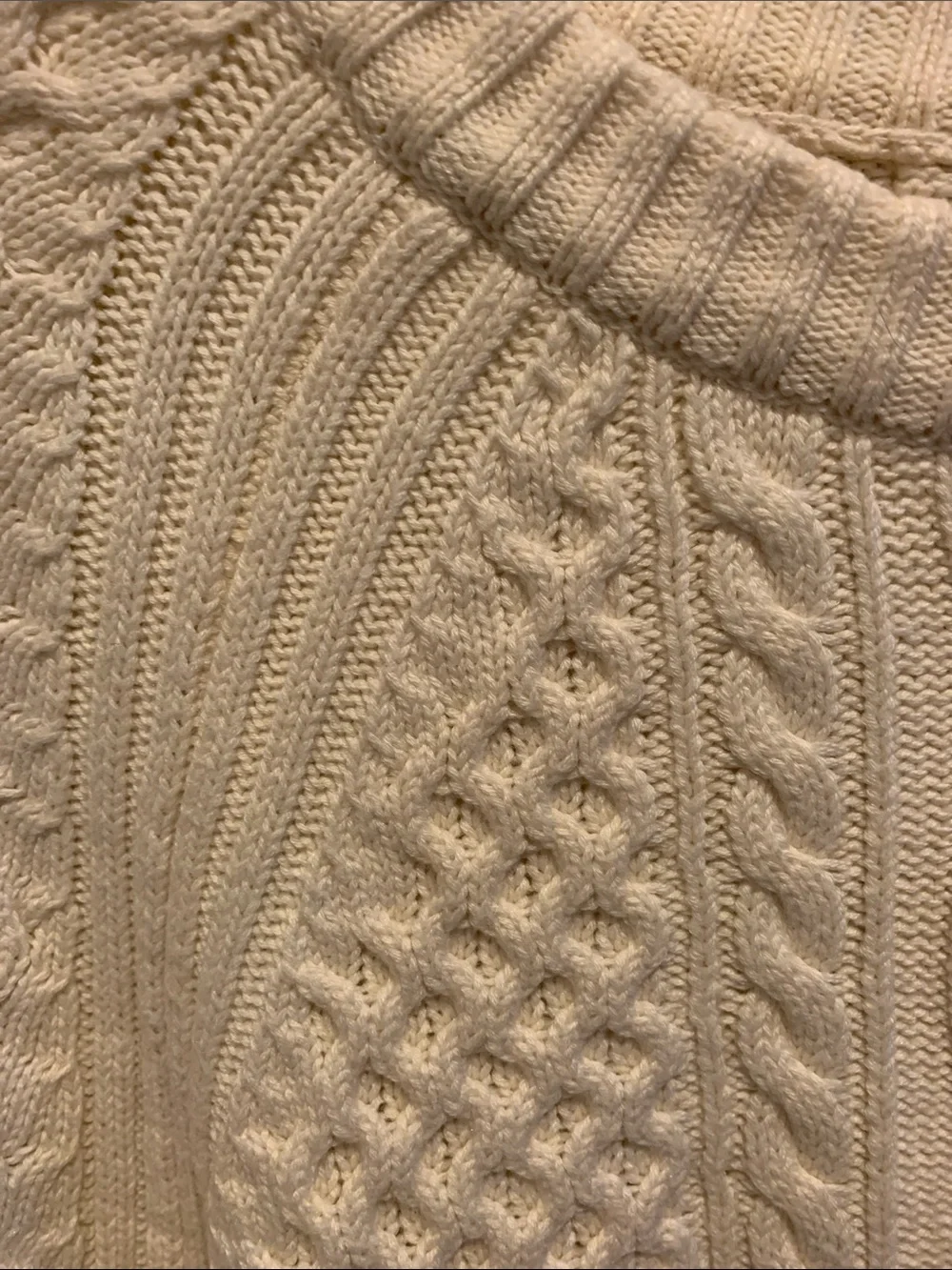 Banana Republic soft cable